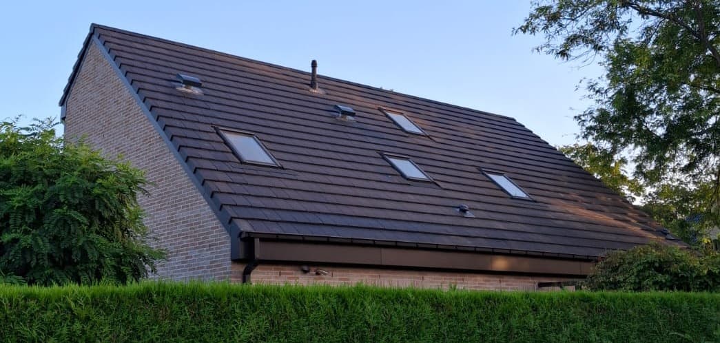 Hellend dak Actua pan Velux zijaanzicht