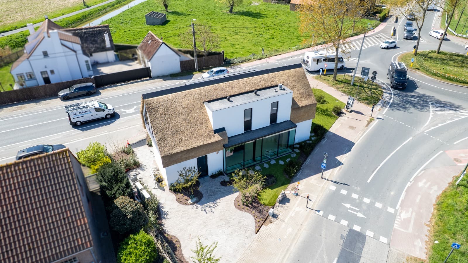 Moderne woning bovenaanzicht met dakkapel